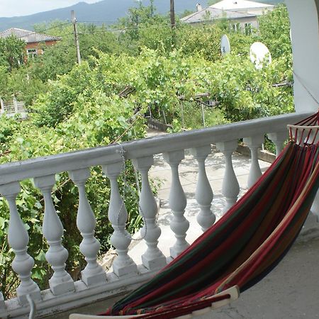 Guest White House With Terrace Hotel Tsqaltubo Exterior photo
