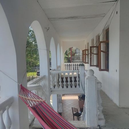 Guest White House With Terrace Hotel Tsqaltubo Exterior photo